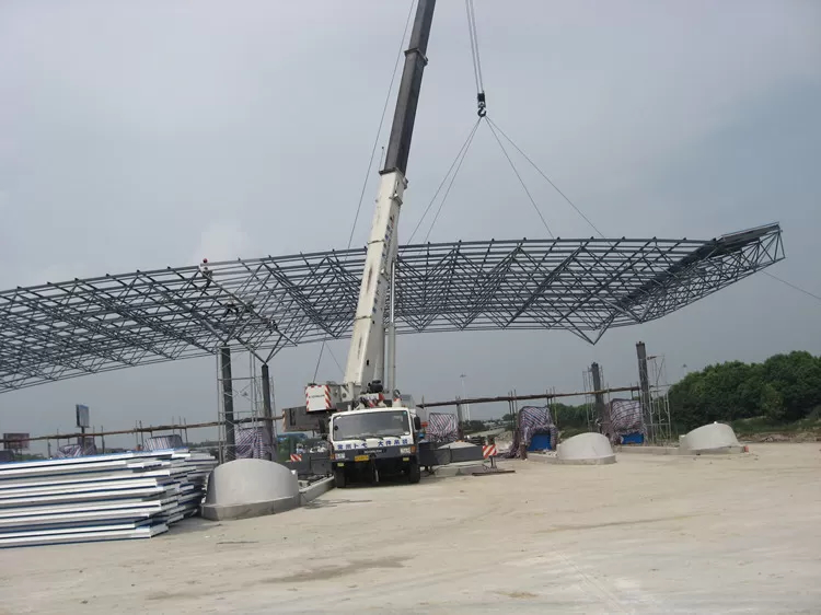 Crane Services for Shade Structures